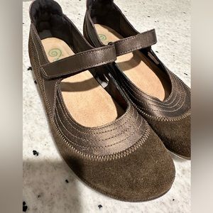 NAOT size 40 US 9 shoes. Brown leather. Like new condition